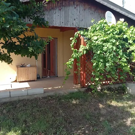 къща градината Dom wakacyjny Krapec