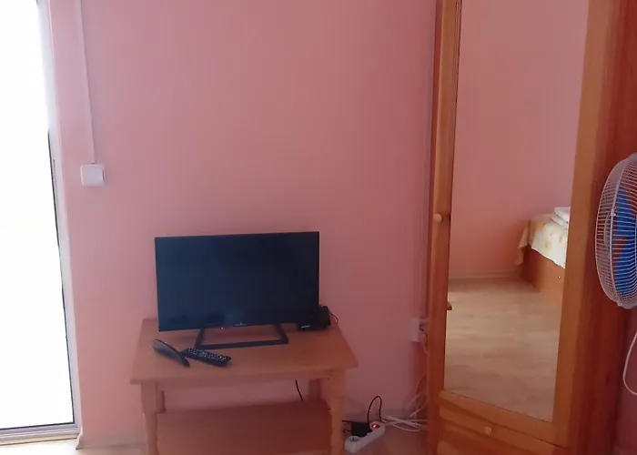 къща градината Hébergement de vacances *