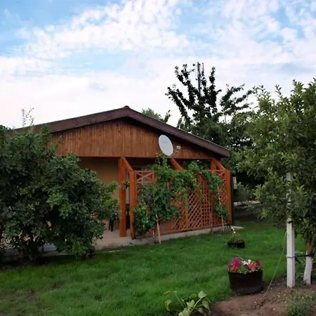 къща градината