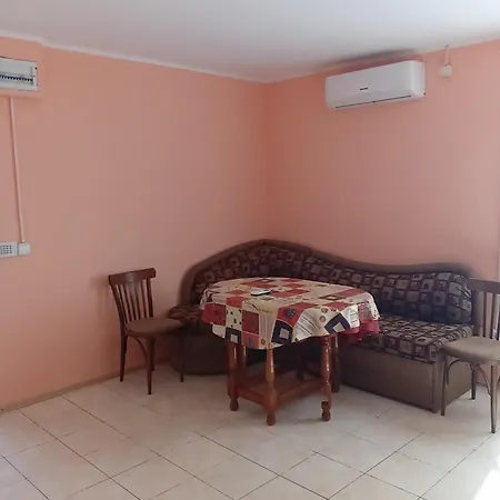 בית נופש къща градината