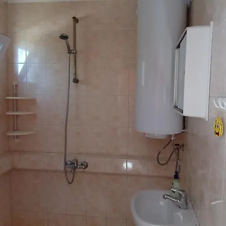 къща градината