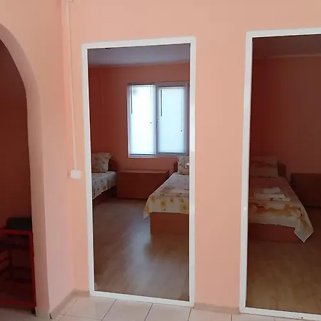 къща градината