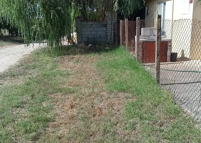 къща градината